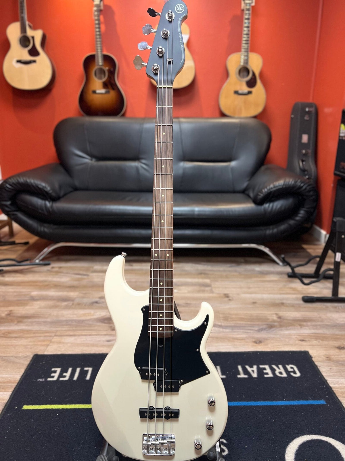 Yamaha Bb234 Vw Vintage White image 0
