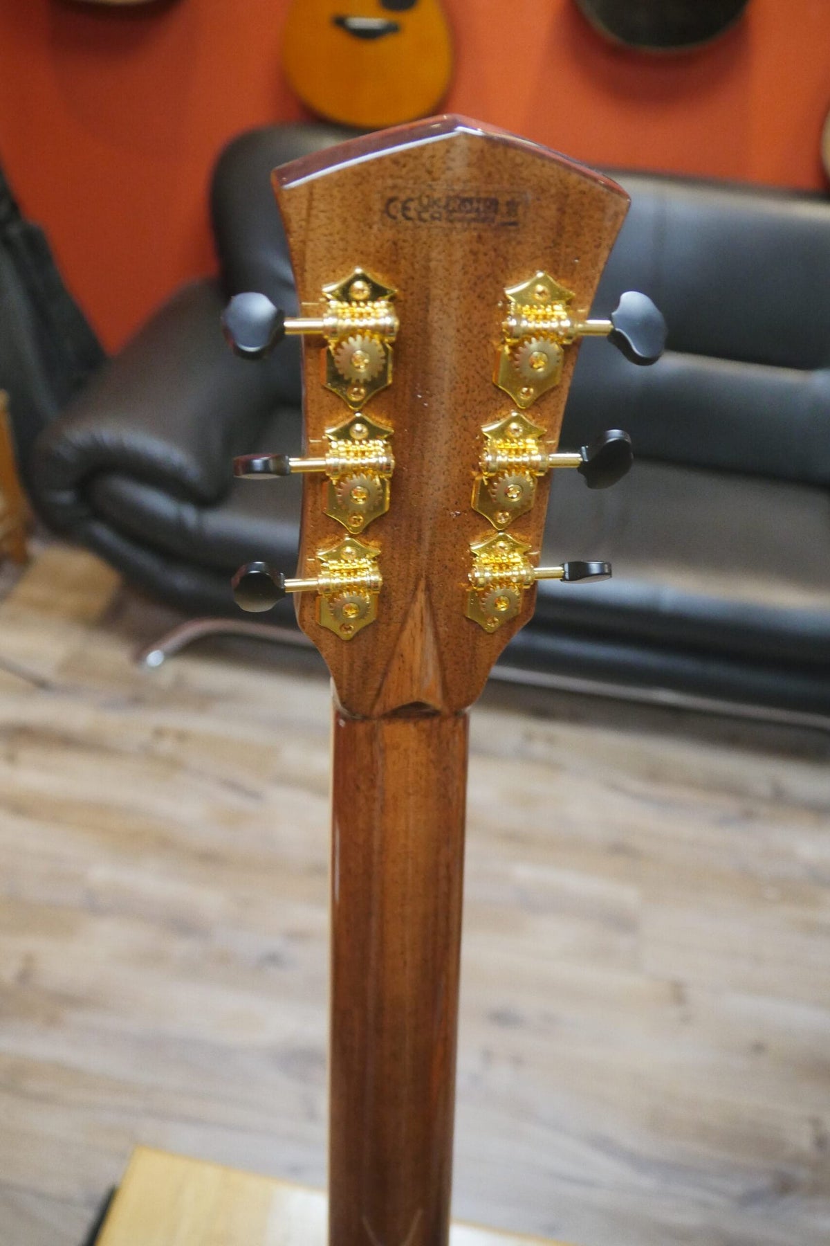 Cort "Custom Shop" Parlor  P-Cs-M-Bnat