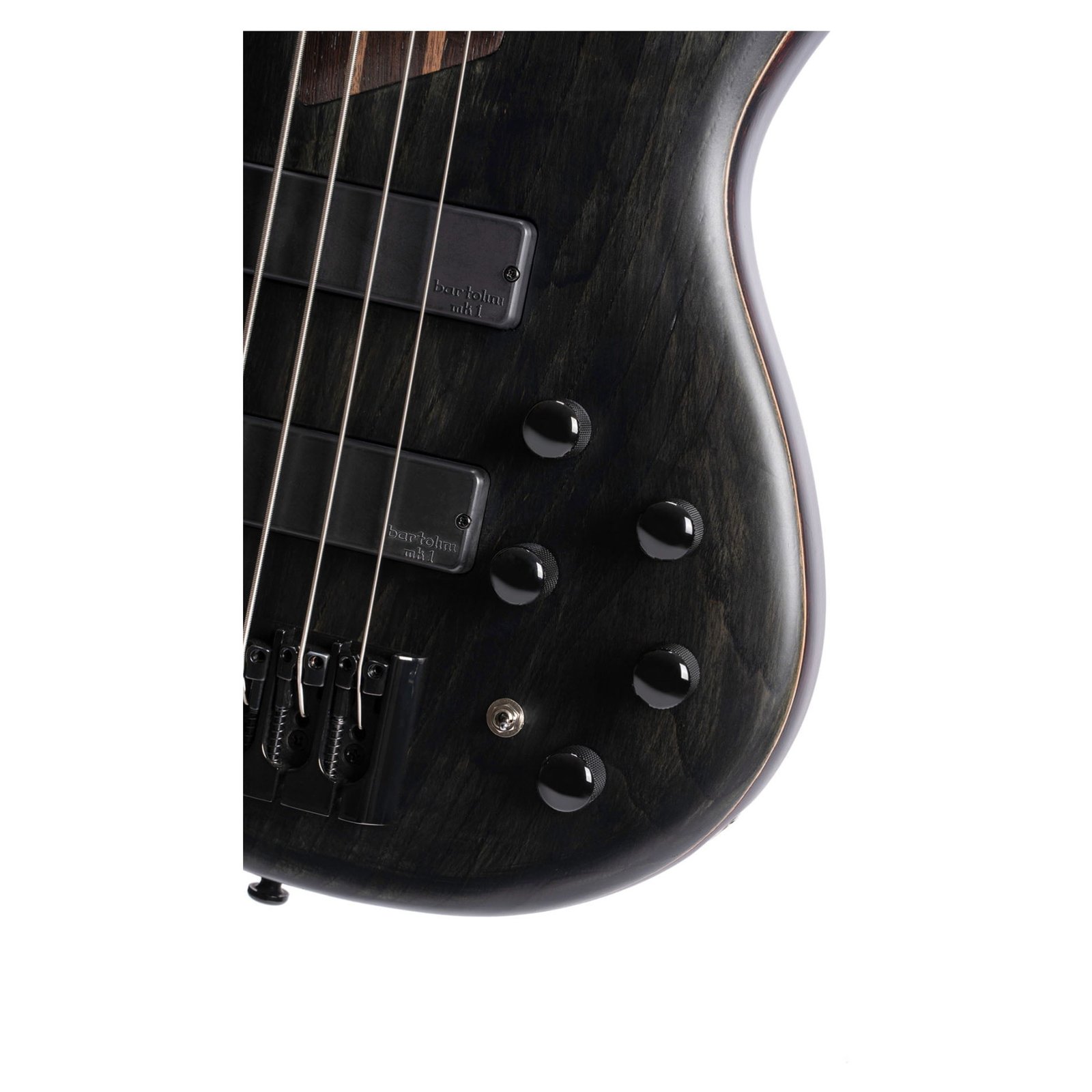 BASSE CORT B4 ELEMENT NOIR PORES OUVERTS
