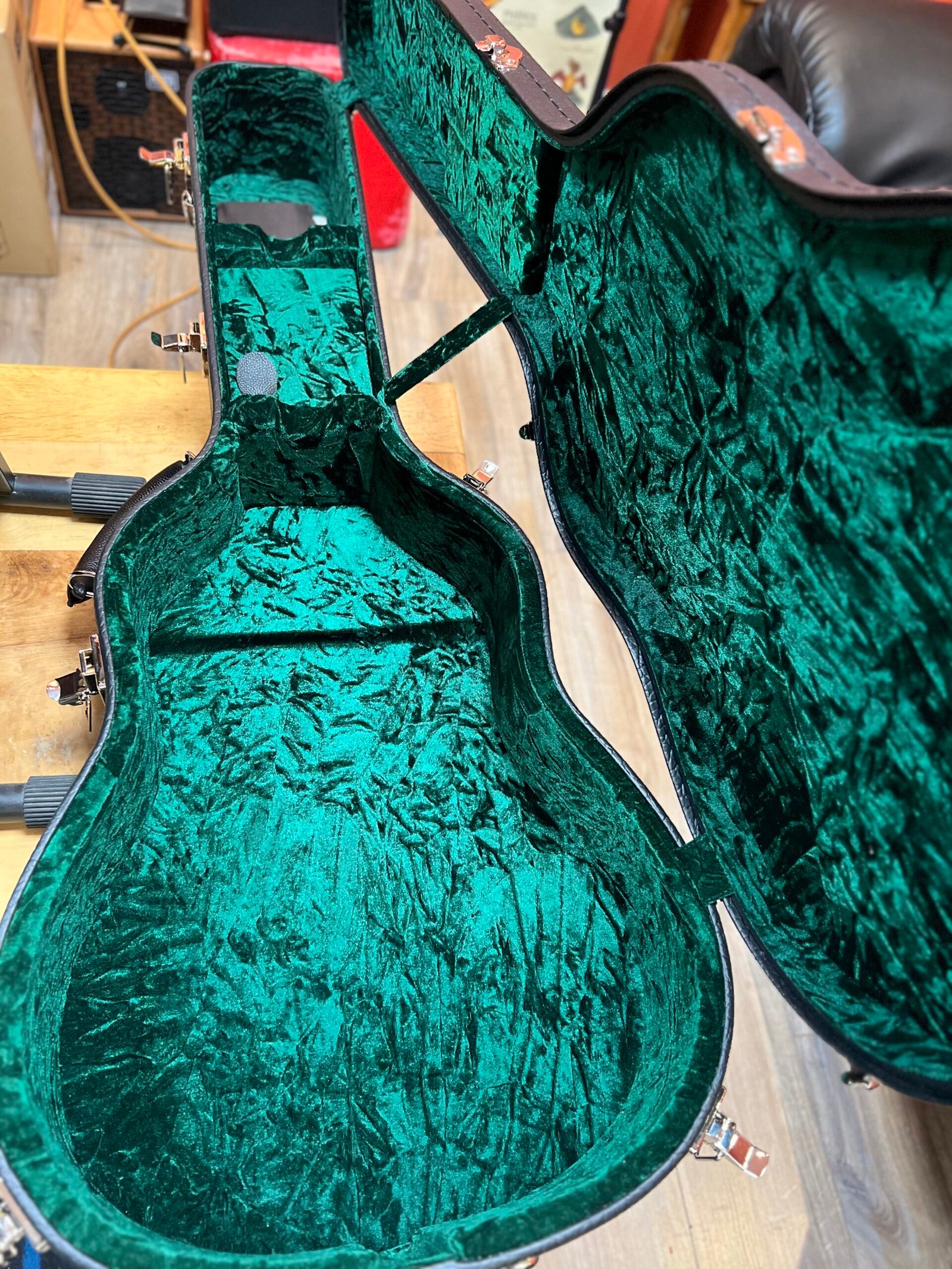 Bourgeois Slope Dreadnought The Standard/TS