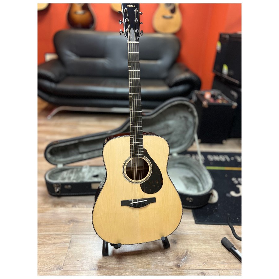 Yamaha FG9M