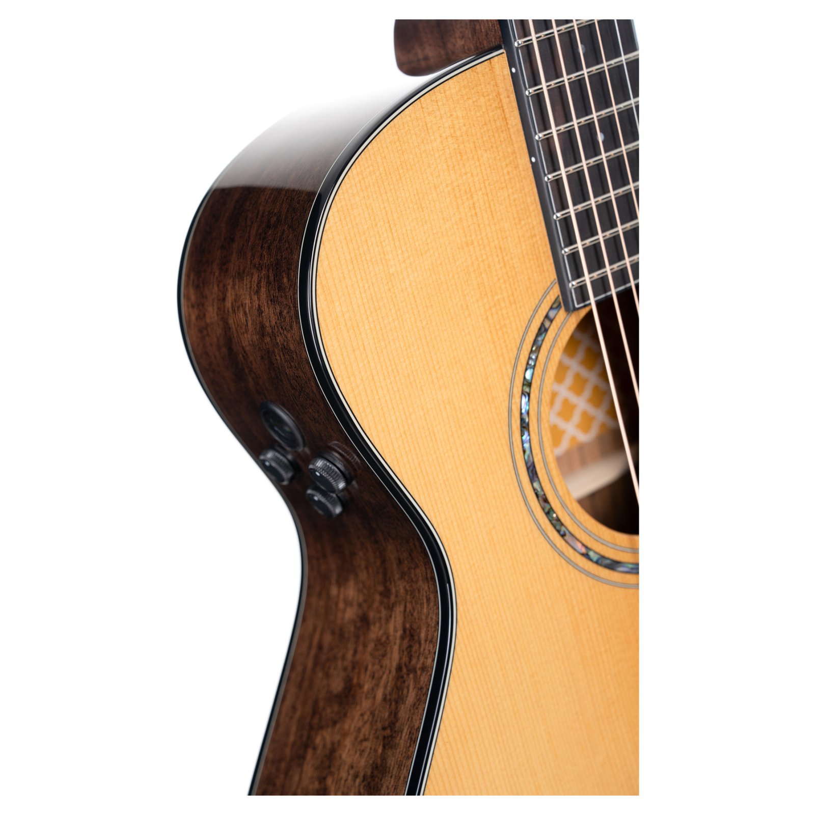 guitar-tech-cort-goldmc6ovbnat-5